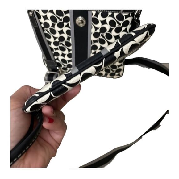 Coach 3 Piece Set F43893 Black White Heritage Signature Swing Pack Bag Wristlet - Picture 11 of 15